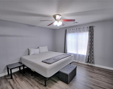 9218 Sleeping Tree Street - Photo Thumbnail 7