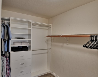 9218 Sleeping Tree Street - Photo Thumbnail 10