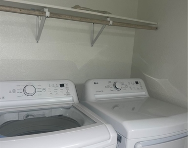 204 N Bruce Street - Photo Thumbnail 10