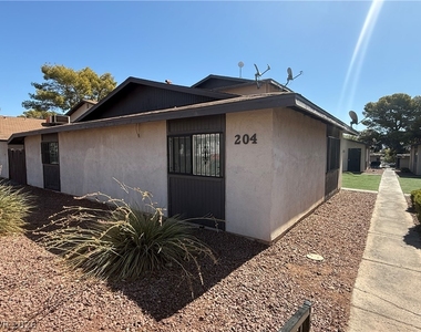 204 N Bruce Street - Photo Thumbnail 3