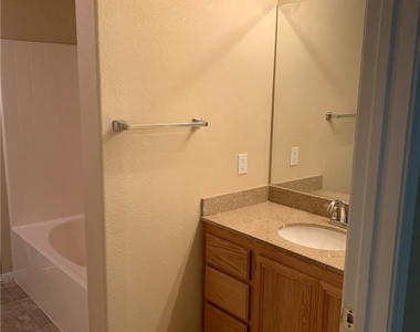 10550 Alexander Road - Photo Thumbnail 4