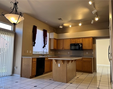 8804 Stafford Springs Drive - Photo Thumbnail 9