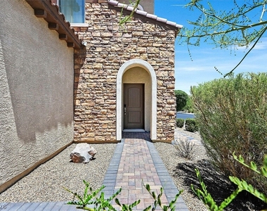 272 Finsbury Court - Photo Thumbnail 1