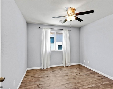 272 Finsbury Court - Photo Thumbnail 24