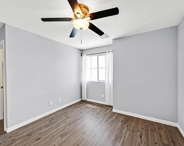 272 Finsbury Court - Photo Thumbnail 21