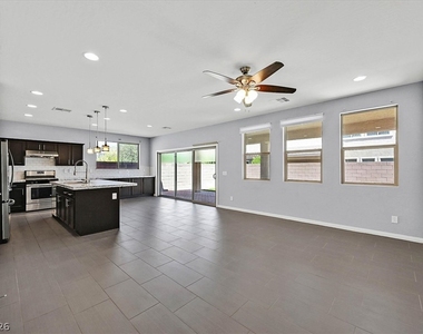 272 Finsbury Court - Photo Thumbnail 3