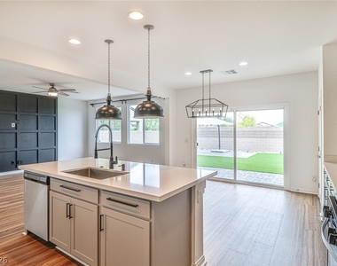 9234 Swift Current Drive - Photo Thumbnail 16
