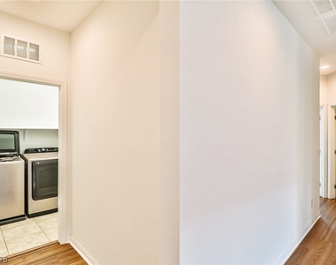 9234 Swift Current Drive - Photo Thumbnail 31