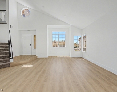 9812 Eagle Rock Court - Photo Thumbnail 7