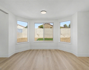 9812 Eagle Rock Court - Photo Thumbnail 15