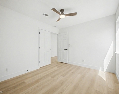 9812 Eagle Rock Court - Photo Thumbnail 32