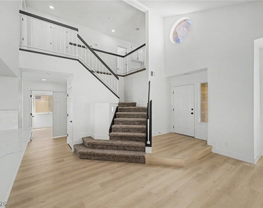 9812 Eagle Rock Court - Photo Thumbnail 6