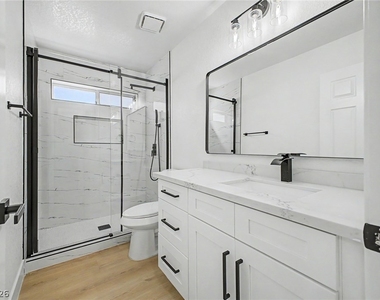 9812 Eagle Rock Court - Photo Thumbnail 33