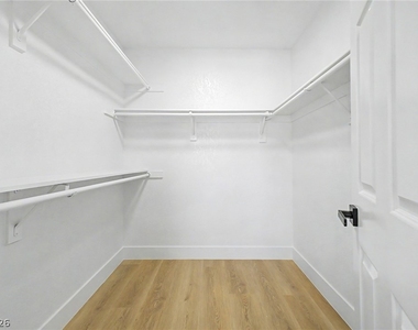 9812 Eagle Rock Court - Photo Thumbnail 25