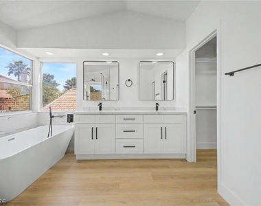 9812 Eagle Rock Court - Photo Thumbnail 22