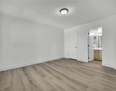 8101 W Flamingo Road - Photo Thumbnail 20