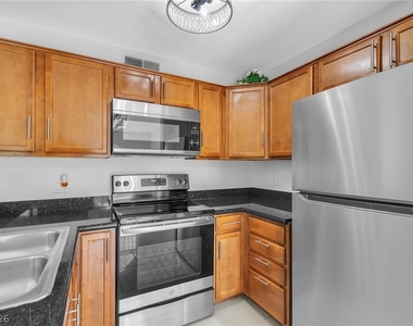 3145 E Flamingo Road - Photo Thumbnail 15