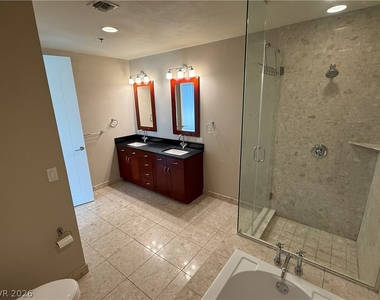 4575 Dean Martin Drive - Photo Thumbnail 13