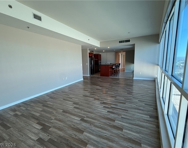 4575 Dean Martin Drive - Photo Thumbnail 5