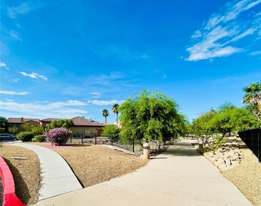 7701 W Robindale Road - Photo Thumbnail 24