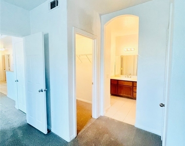 7701 W Robindale Road - Photo Thumbnail 11