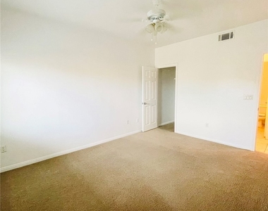 7701 W Robindale Road - Photo Thumbnail 7