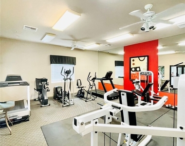 7701 W Robindale Road - Photo Thumbnail 16