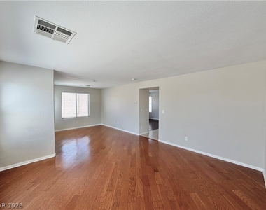 6435 Sean Creek Street - Photo Thumbnail 2