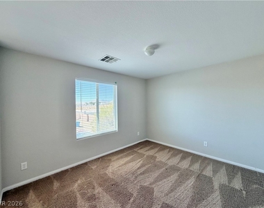 6435 Sean Creek Street - Photo Thumbnail 11