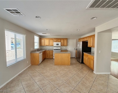 6435 Sean Creek Street - Photo Thumbnail 5