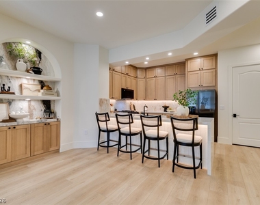 32 E Serene Avenue - Photo Thumbnail 14
