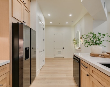 32 E Serene Avenue - Photo Thumbnail 19
