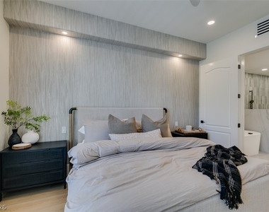 32 E Serene Avenue - Photo Thumbnail 4