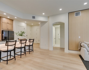 32 E Serene Avenue - Photo Thumbnail 15