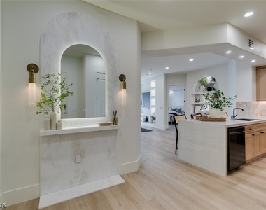 32 E Serene Avenue - Photo Thumbnail 10