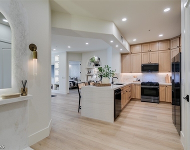32 E Serene Avenue - Photo Thumbnail 18