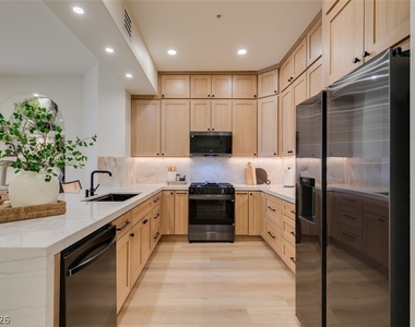 32 E Serene Avenue - Photo Thumbnail 17