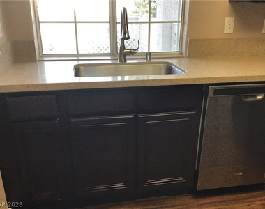 1676 Normandy Way - Photo Thumbnail 15