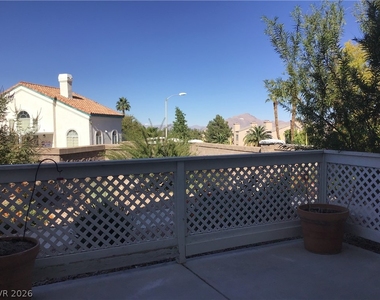 1676 Normandy Way - Photo Thumbnail 4