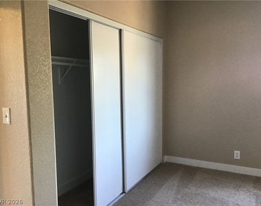 1676 Normandy Way - Photo Thumbnail 11