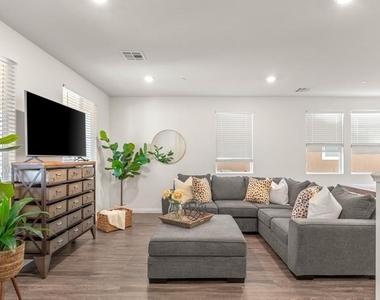 2873 Tanager Hill Street - Photo Thumbnail 8