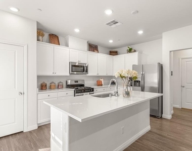 2873 Tanager Hill Street - Photo Thumbnail 6