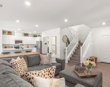 2873 Tanager Hill Street - Photo Thumbnail 9