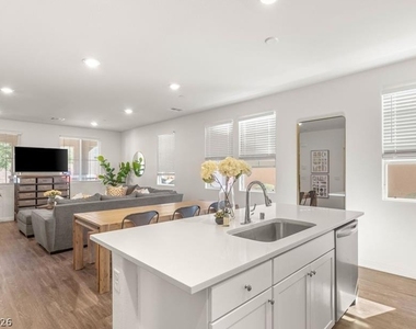 2873 Tanager Hill Street - Photo Thumbnail 3