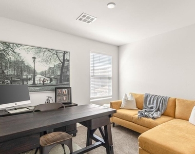 2873 Tanager Hill Street - Photo Thumbnail 15