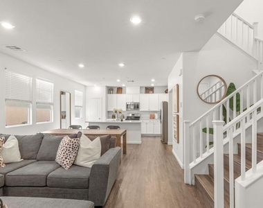 2873 Tanager Hill Street - Photo Thumbnail 2