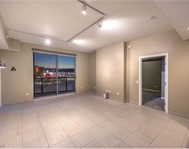 200 W Sahara Avenue - Photo Thumbnail 3