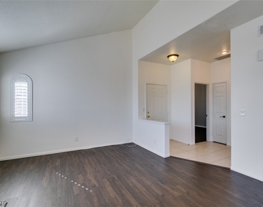 358 Seine Way - Photo Thumbnail 8