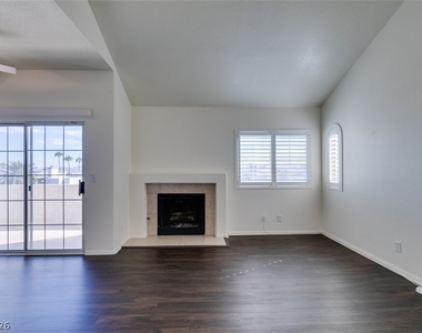 358 Seine Way - Photo Thumbnail 4