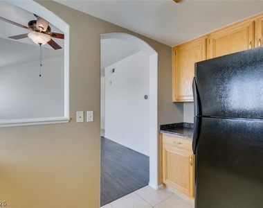 358 Seine Way - Photo Thumbnail 26